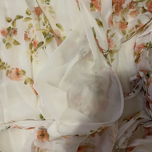 Chic Zara Floral Wraparound Blouse - Picture 4 of 5